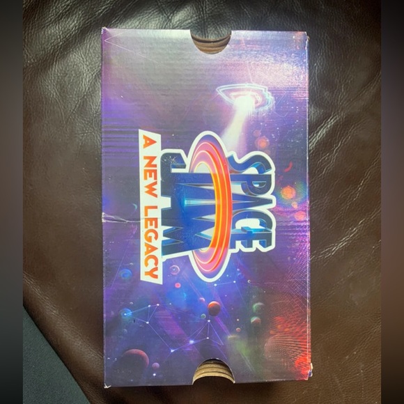 Brand new limited edition tune squad Lebrun James baby converse size 3 - Picture 5 of 6